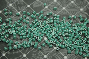 Бисер Япония 11/0 TRIANGLE 5 г 0561F